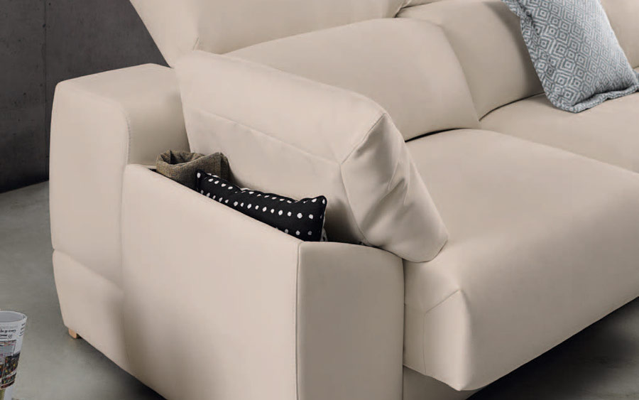 Detalle de brazo de sofá 2-3 plazas 10d-0012 color beige vista ambiente
