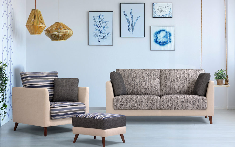 Butaca sofá y puf 10a-0002 beige y tapizado rayas vista ambiente