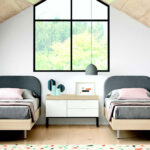 Dormitorio juvenil con camas dobles 12f-0007 color blanco y madera vista frontal