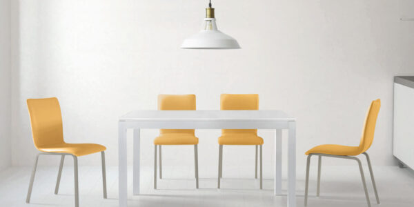 Mesa de cocina cerrada 15b-0003 amarillo y blanco vista ambiente frontal