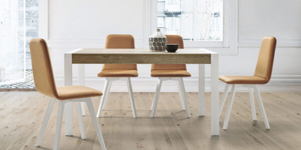 Mesa y sillas de comedor 14b-0026 color blanco y madera vista ambiente frontal