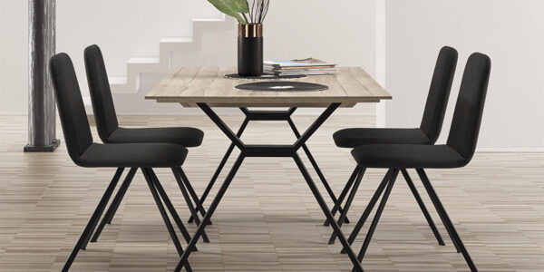 Mesa y sillas de comedor 14b-0027 color negro y madera vista ambiente lateral