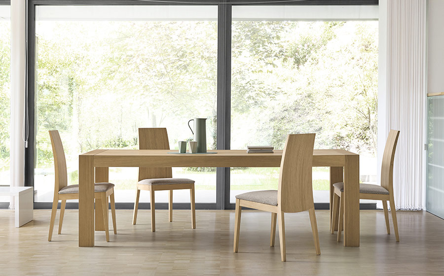 Sillas y mesa de comedor 14f-0005 madera vista ambiente frontal