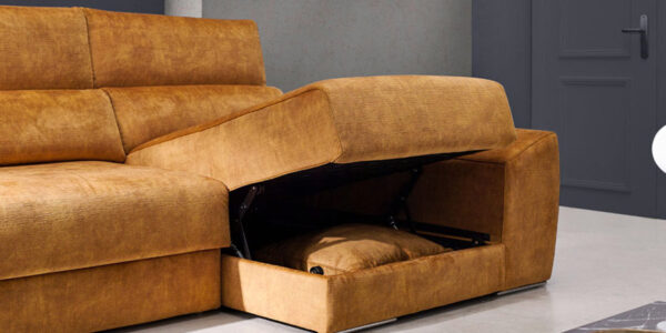 Sofá chaise longue 10b-0008 color naranja detalle arcón en asiento