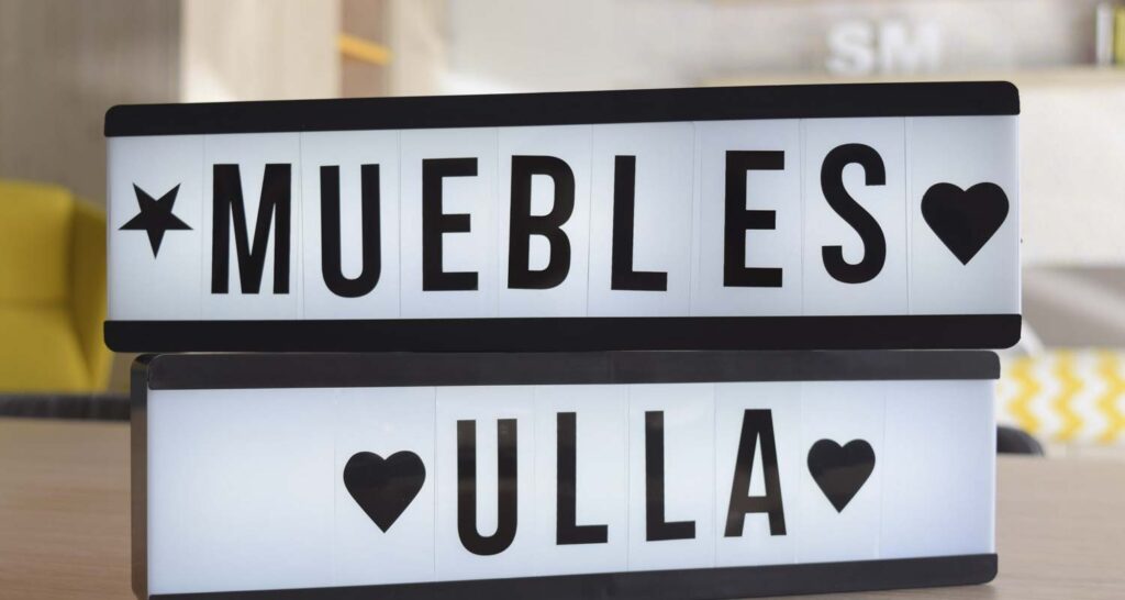 Cartel muebles ulla con luces